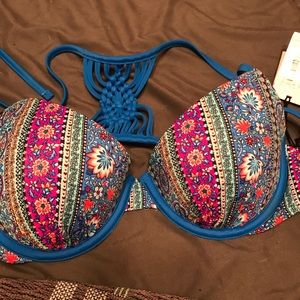 NWT bikini top by Shade & Shore, size 34C